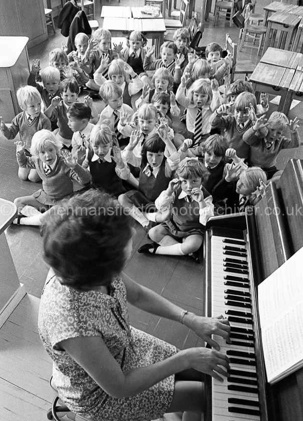 Cross Arthurlie Primary One's 1975.