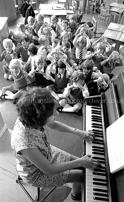 Cross Arthurlie Primary One's 1975.