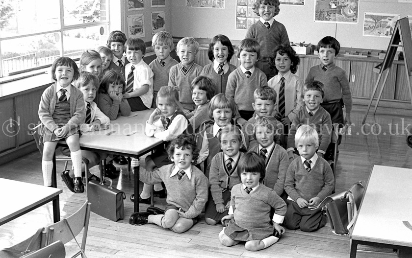 Auchenback Primary One's 1976.