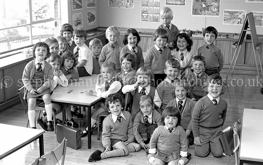 Auchenback Primary One's 1976.