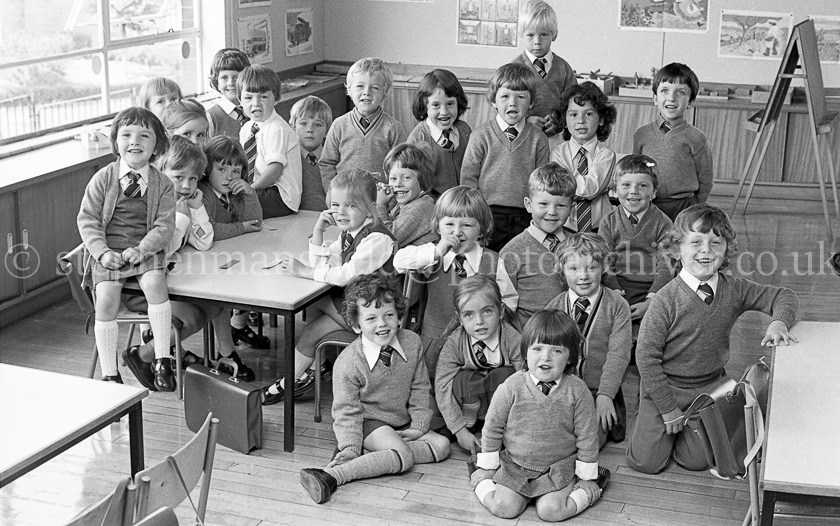 Auchenback Primary One's 1976.