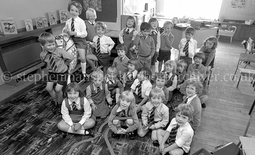 Auchenback Primary One's 1976.