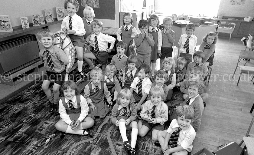 Auchenback Primary One's 1976.