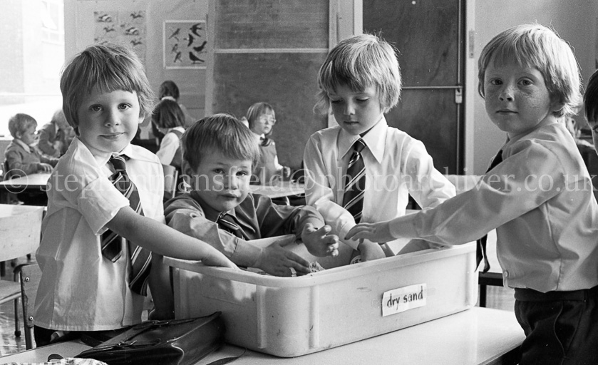 Auchenback Primary One's 1976.