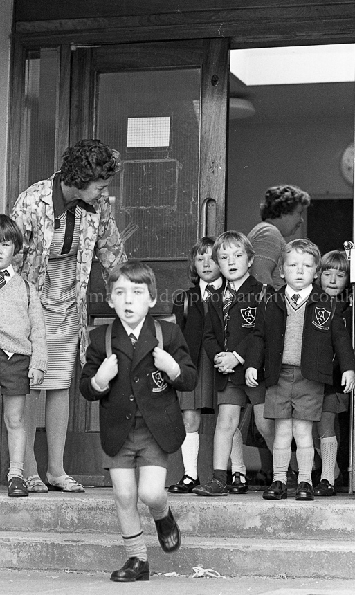 Auchenback Primary One's 1977.