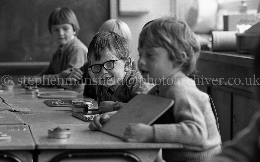 Neilston Primary One's 1977