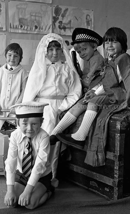 Neilston Primary One's 1977