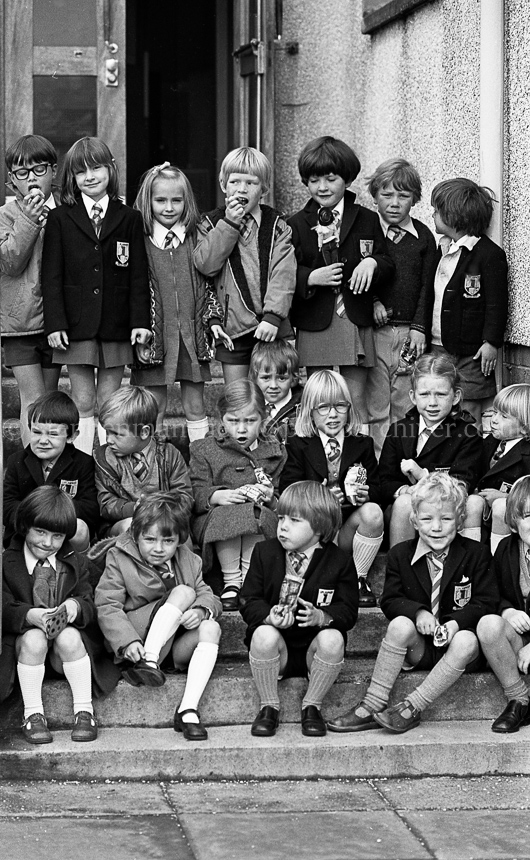 Uplawmoor Primary One's 1977.