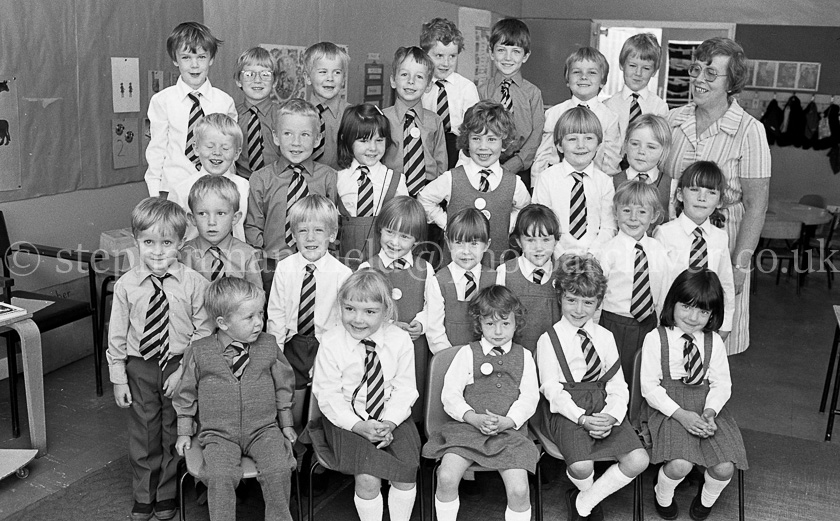 Neilston Primary One's 1983.