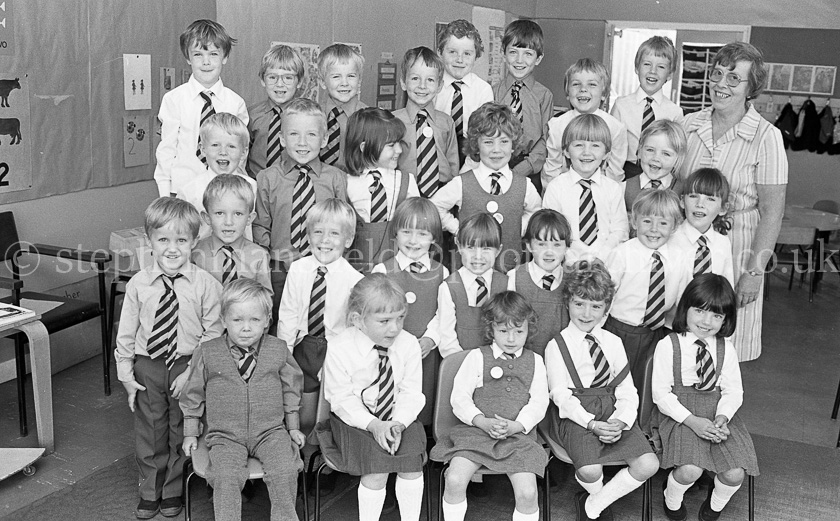 Neilston Primary One's 1983.