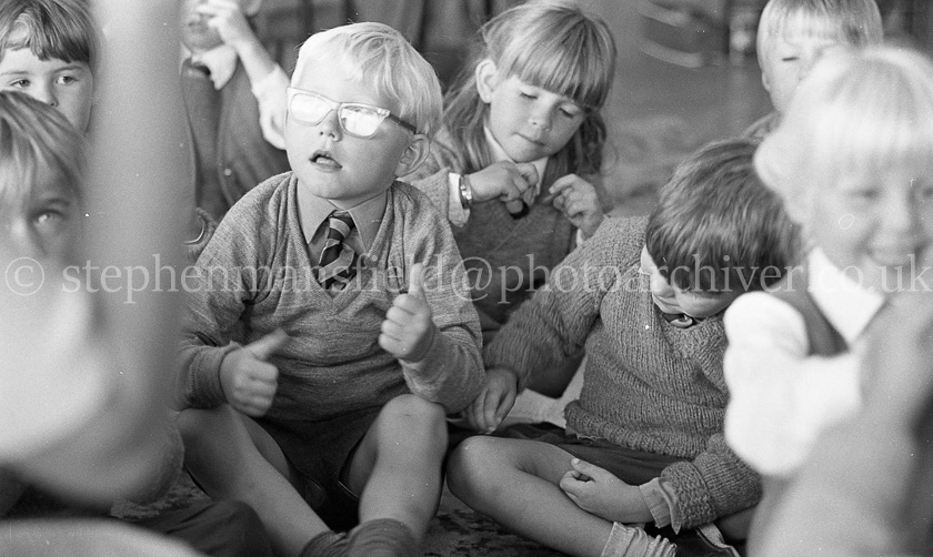 Neilston Primary One's 1983.