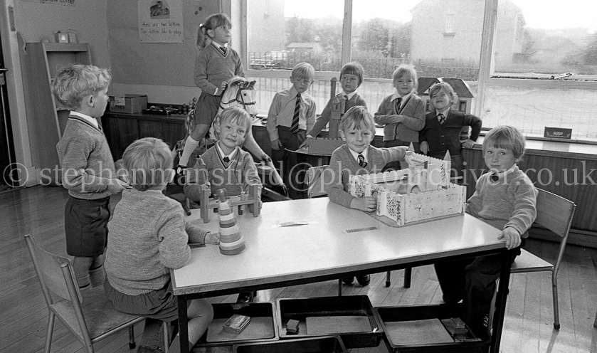 Auchenback Primary One's 1975.