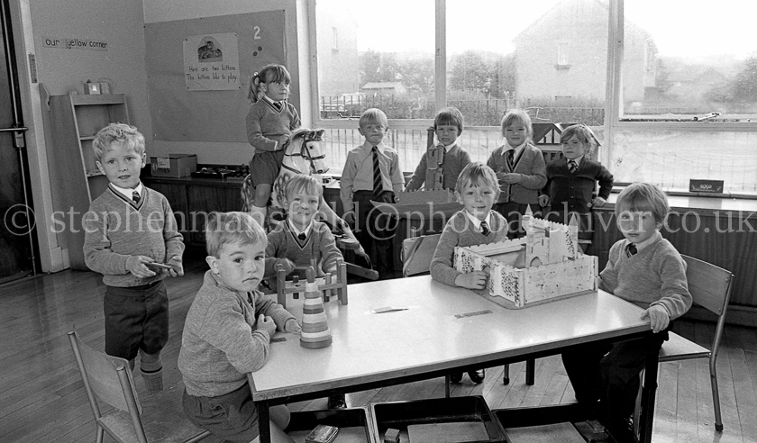 Auchenback Primary One's 1975.