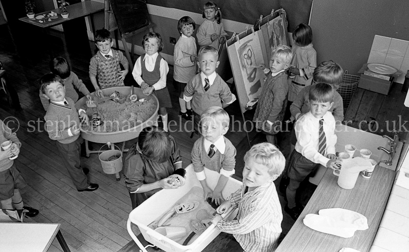 Auchenback Primary One's 1975.
