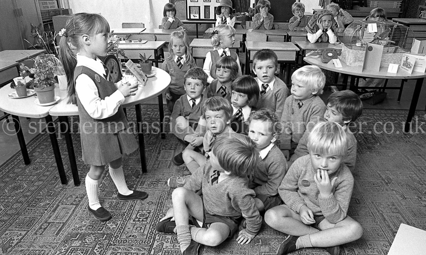 Neilston Primary One's 1975.
