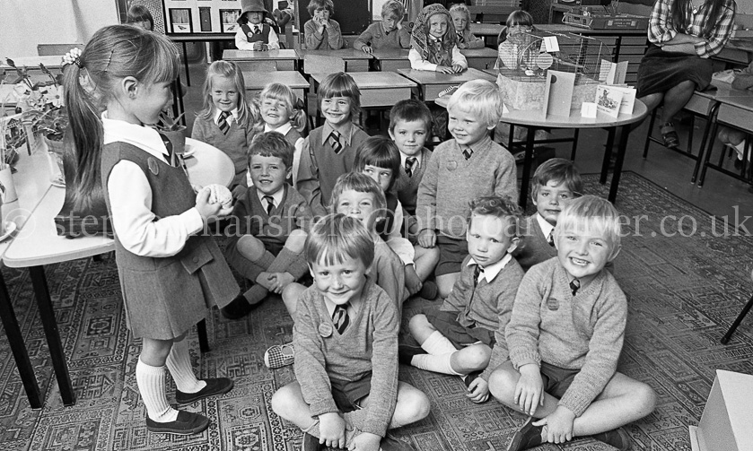 Neilston Primary One's 1975.