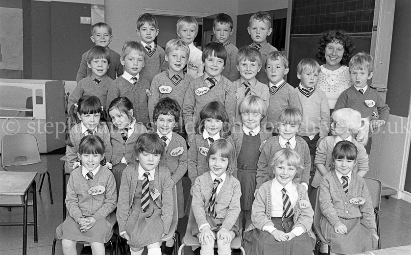  Neilston Primary One's 1985.