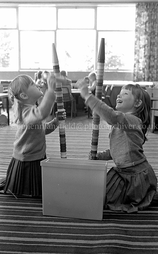 Auchenback Primary One's 1987