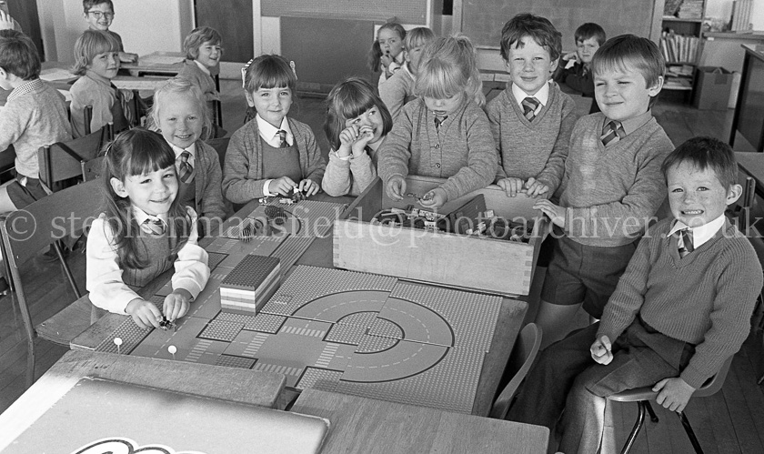 Uplawmoor Primary One's 1987