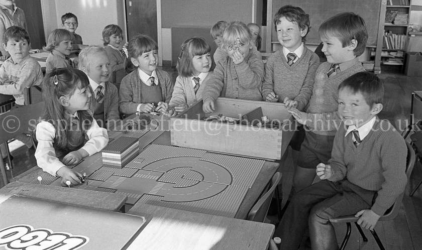 Uplawmoor Primary One's 1987