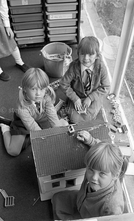 Neilston Primary One's 1987