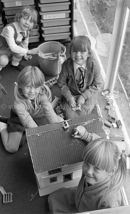 Neilston Primary One's 1987