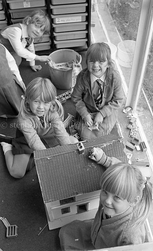 Neilston Primary One's 1987