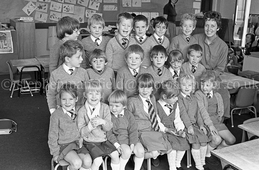 Neilston Primary One's 1987