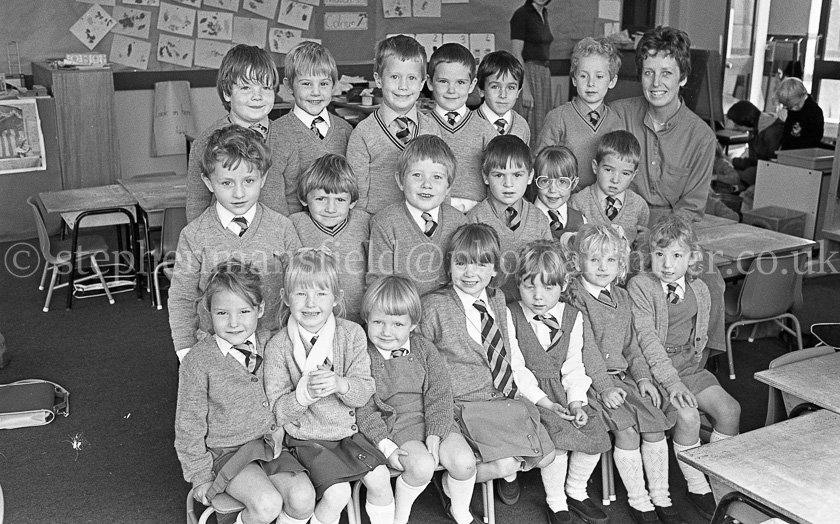 Neilston Primary One's 1987