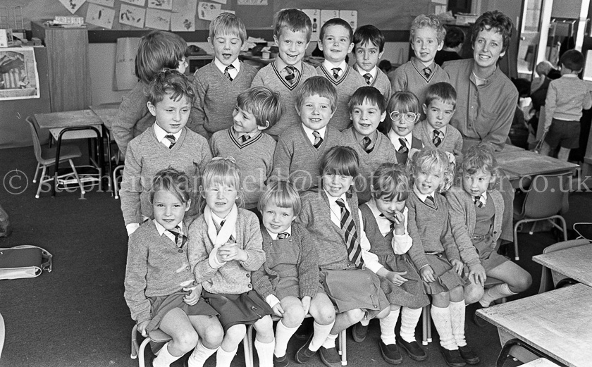 Neilston Primary One's 1987