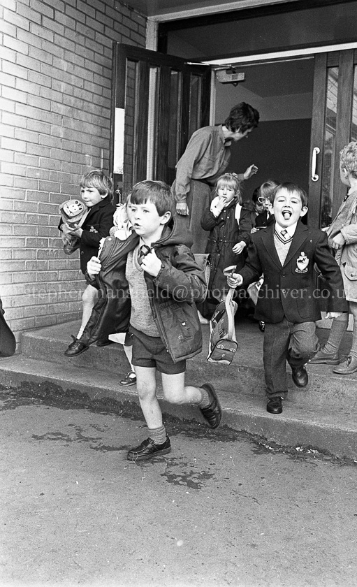 Neilston Primary One's 1987