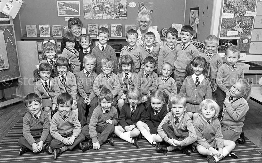 Auchenback Primary One's 1988.