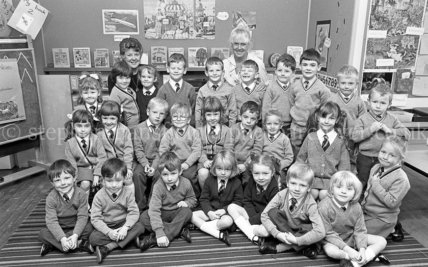 Auchenback Primary One's 1988.
