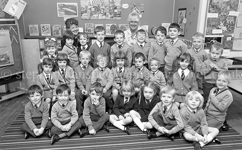 Auchenback Primary One's 1988.