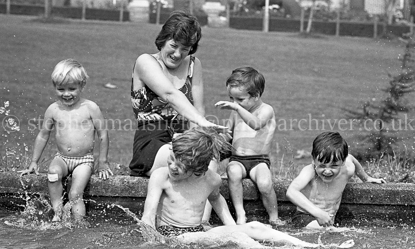 Auchenback Paddling Pool 1975.