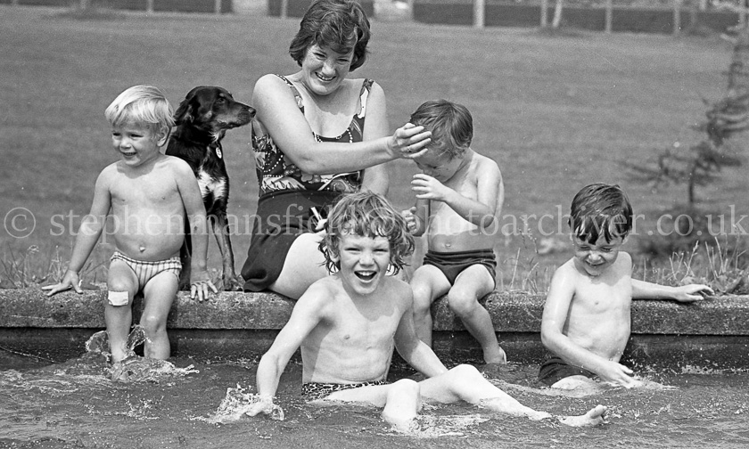 Auchenback Paddling Pool 1975.