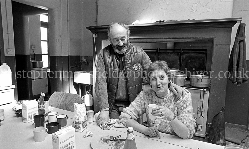 The 1st Barrhead Cubs and Scouts at Peesweep Camp in 1984.