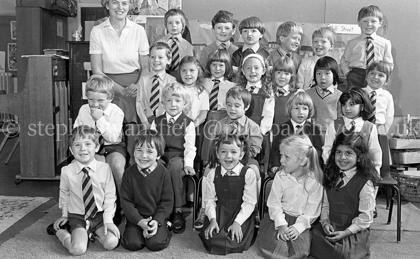 Langside Primary One's 1983.