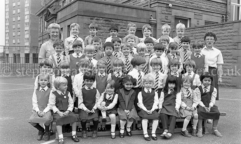 Mount Florida Primary One's 1983.