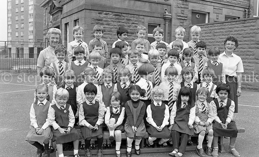 Mount Florida Primary One's 1983.