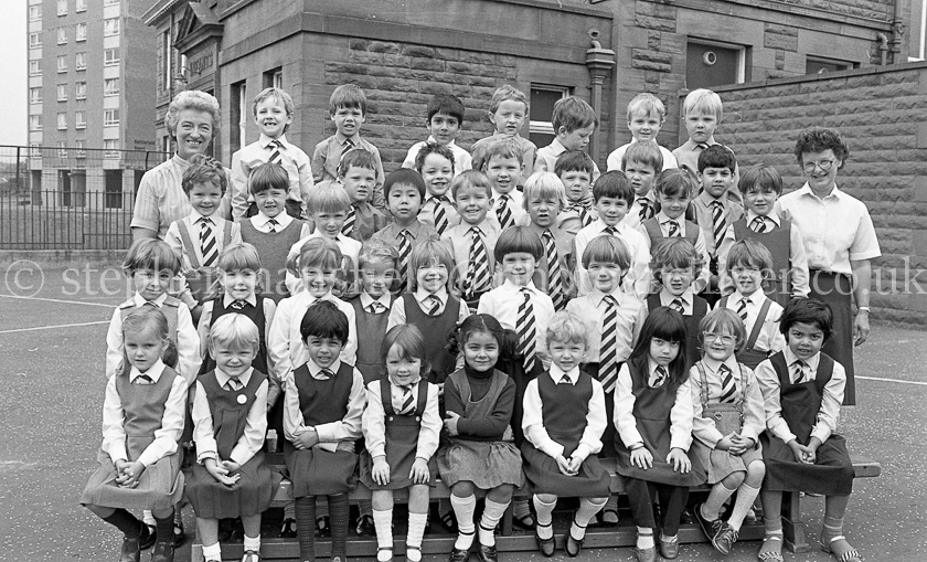 Mount Florida Primary One's 1983.