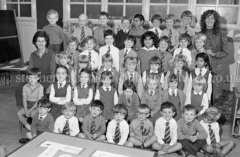 Holmlea Primary One's 1983.