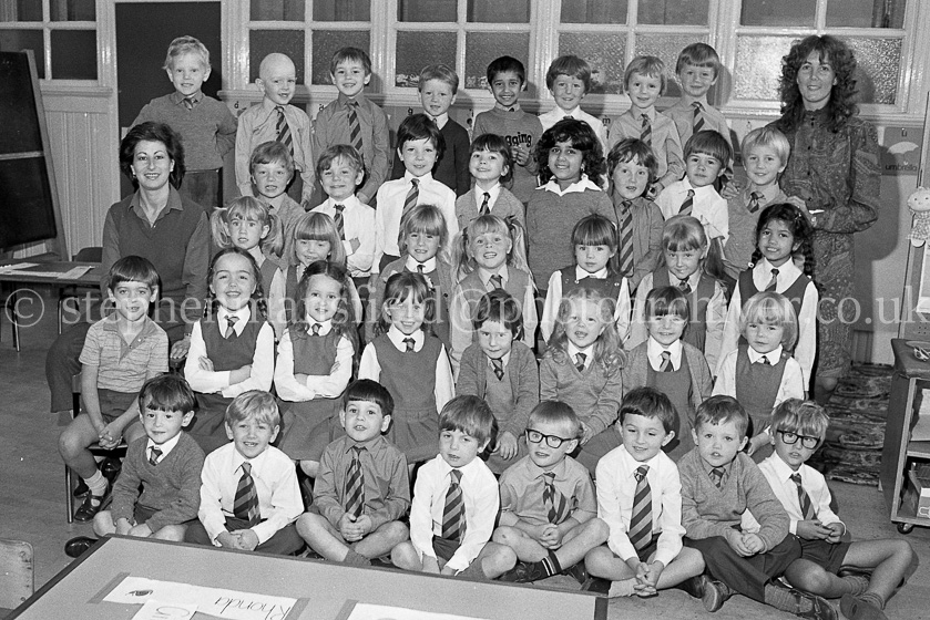 Holmlea Primary One's 1983.