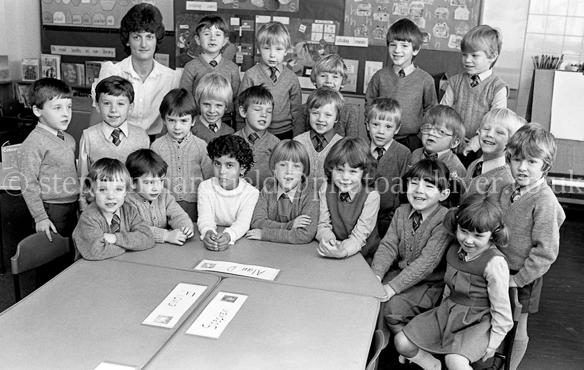 Simshill Primary One's 1983.